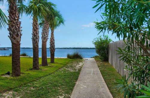 Navarre Beach House | Crustacean Sensation