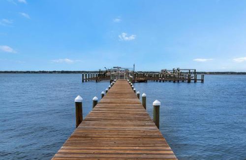 Navarre Beach House | Crustacean Sensation