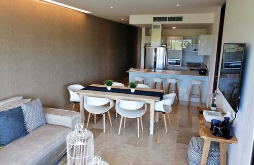 Gonzalo Guerrero Apartment | Cruz con Mar (7px)@ the best location at Playa, 1 block to the sea