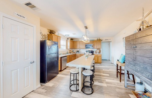 Crystal Beach House | Crystal Beach 3BR | Comfortable Home w/Patio, Short Drive to Beach