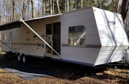 Beulah Apartment | Crystal Camper 2 Bedroom Large RV w/Wooded Trail