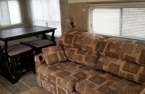 Beulah Apartment | Crystal Camper 2 Bedroom Large RV w/Wooded Trail