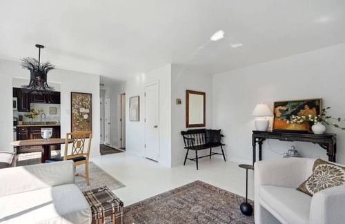 Aurora Highlands Condo | Crystal City Charm/Free Parking