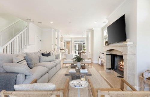 Santa Ana Heights House | Crystal Cove by AvantStay Gorgeous Charming Newport Home