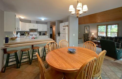 Thompsonville House | Crystal Haven
