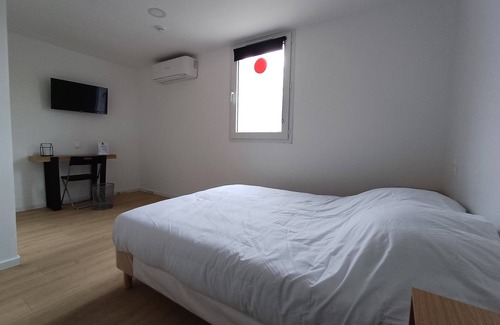 Claye-Souilly Hotel | CRYSTAL HOTEL