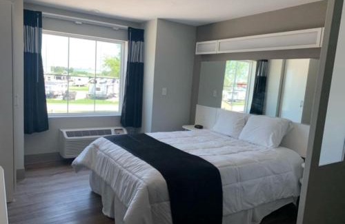Port Arthur Hotel | Crystal Inn