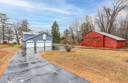 Harrison House | Crystal Lake House W/Private Beach + Lake Access