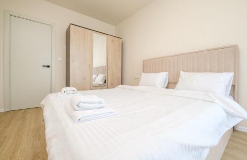 Parvenets Apartment | Crystal Luxe 2-Bedroom