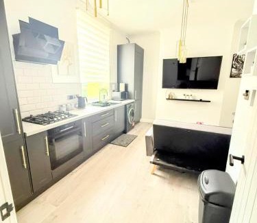 Crystal Palace Apartment | Crystal Palace Stylish gfloor 1bed apartment,3 minutes walk to Crystal palace station