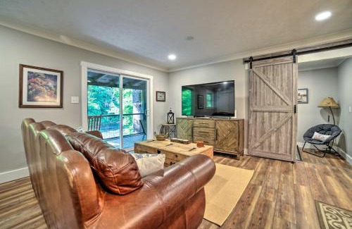 Townsend House | Crystal River Cabin with Scenic View and Fire Pit