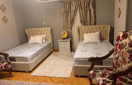 Heliopolis Apartment | CT stars view