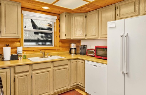 Eagle Mountain Estates House | Cub's Cabin #2561