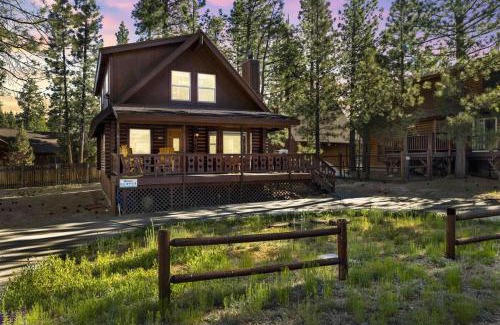 Eagle Mountain Estates House | Cub's Cabin/Charming 3-Bedroom Log Cabin Near Big Bear Lake
