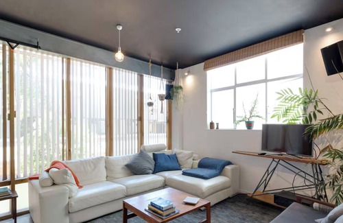 Te Aro Apartment | Cuba Mall Apartment. Perfect short term stay/accommodation.