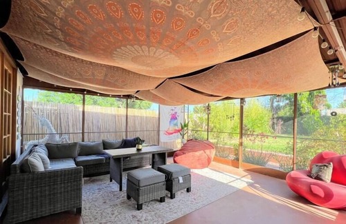 Canoga Park House | Cubier: Luxury 3BR Estate in West Hills (BA-BA)