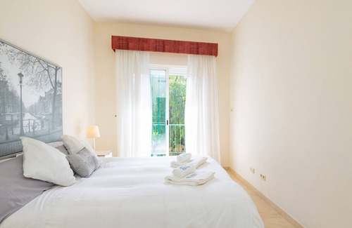 Urbanizacion Pinos Verdes Apartment | Cubo's Carib Playa Apartment in Marbella&Parking / close to beach / air conditioning / free wifi