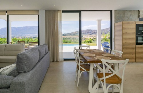 Alhaurin el Grande Cottage | Cubo's Casa Rural Bellaluz/private pool/air conditioning/free wifi