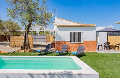 Alhaurin el Grande Cottage | Cubo's Casa Rural La Soleada/private pool/air conditioning/BBQ/free Wi-Fi