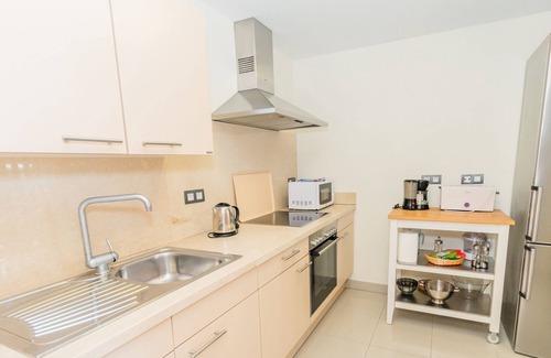 New Golden Mile Apartment | Cubo's Cortijo Del Mar Resort Duplex/Marbella/free wifi/air conditioning/community pool