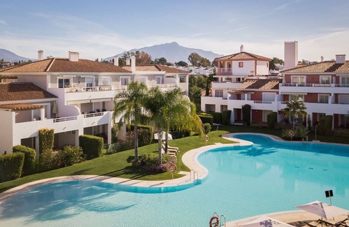 New Golden Mile Apartment | Cubo's Cortijo Del Mar Resor 6 PAX/Marbella/free wifi/air conditioning/community pool