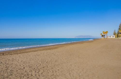 Torre de Benagalbon House | Cubo's Hostal William's Sunny 2 with Breakfast
