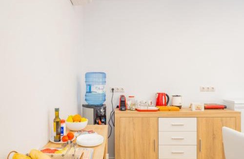 Torre de Benagalbon House | Cubo's Hostal William's Sunny 4 with Breakfast