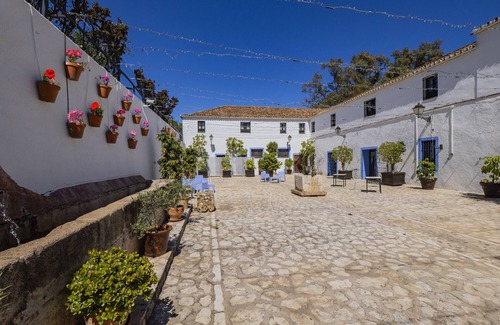 Casarabonela Apartment | Cubo's Hotel Cortijo San Antonio Caminito del Rey/air conditioning/free Wi-Fi/free parking