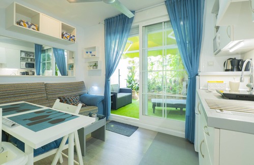 Benalmadena Costa Bed & Breakfast | Cubo's Poseidon Apartment 3 & Pool/room/air conditioning/community pool/free wifi