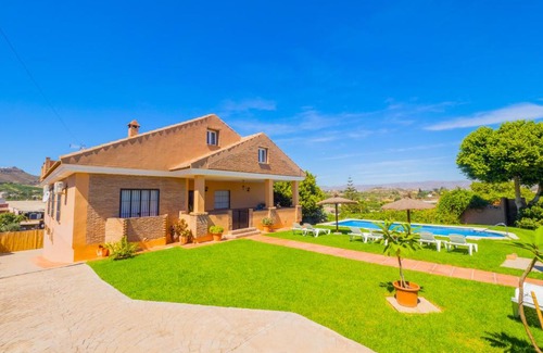 Alhaurin de la Torre Villa | Cubo's Villa Plumaria de Alhaurin