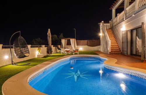 Coin Villa | Cubo's Villa Gabriela Family /Free Wifi/Private Pool/jacuzzi