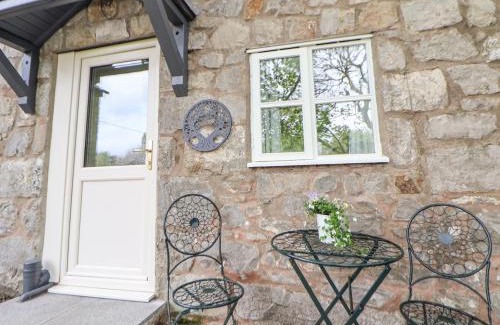 Cymau House | Cuddfan at Swallow Cottage