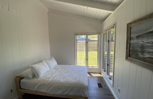 Culloden Shores House | Culloden Cottage with Private Beach
