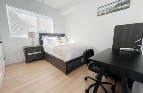Los Angeles House | Culver Hideaway Private Room with Share Living Space D1D2