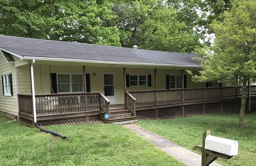 Jamestown House | Cumberland Lake Home! <1 Mile from Jamestown Marina