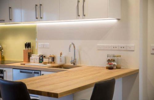 Dunedin City Centre Apartment | Cumberland Street deluxe apartment No5