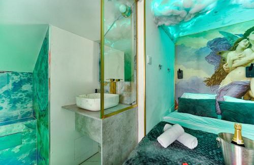 Montgeron Apartment | Cupidon Room
