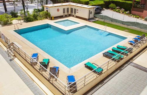 Praia da Rocha Apartment | Curaçao Apt on Praia da Rocha w/Pool Access