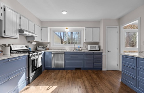 Cary House | Curated 3BR Boutique Retreat in Cary – Walk to Trails, Close to Downtown