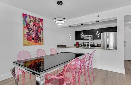 Brickell Condo | Curated Sky Abode: Ocean & City views, Sleeps 6