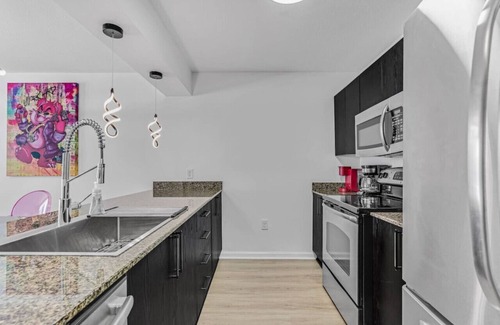 Brickell Condo | Curated Sky Abode: Ocean & City views, Sleeps 6