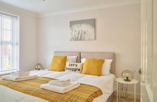 Cheltenham House | Curb Properties - Gorgeous 3 Bedroom House Close To Town Centre