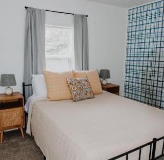 Ucon House | Curio Cottage