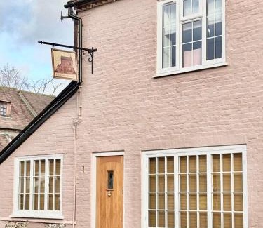Wendover Apartment | Curiosity Cottage