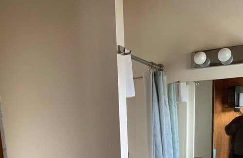 Sekiu House | Curley's, H - Motel - 2 Single Beds / Sm. Fridge