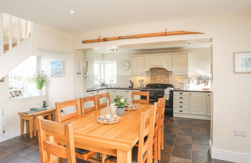 Trearddur Bay Cottage | CURRAGHO, pet friendly, luxury holiday cottage in Trearddur Bay