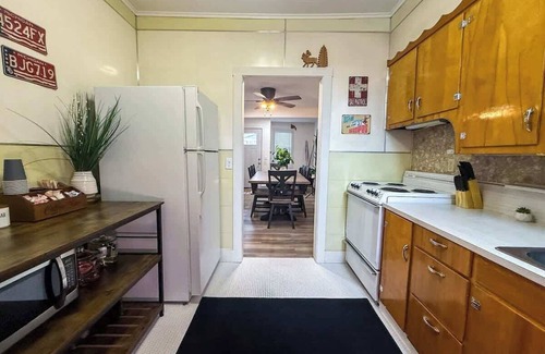 Ironwood House | Curry St. Retreat ~ Your Next UP Getaway!