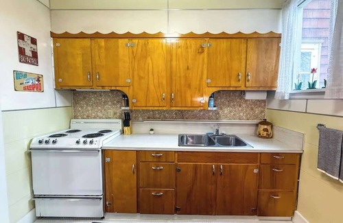 Ironwood House | Curry St. Retreat ~ Your Next UP Getaway!