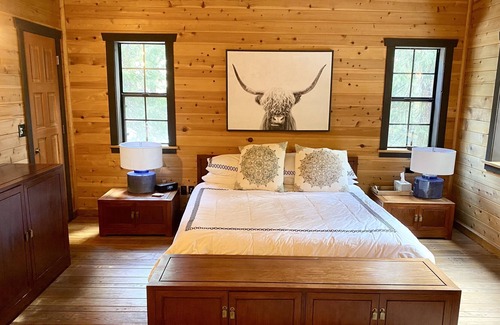 Camp Connell House | Custom-built cabin, high end amenities