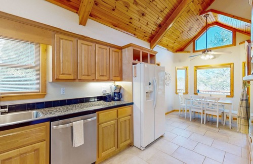 Almond Cabin | Custom-built cabin with wrap-around deck, fireplaces, & mtn views - dog-friendly